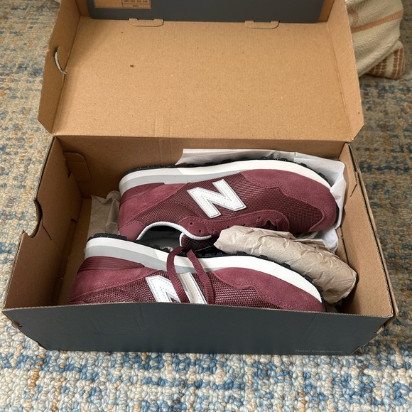 New Balance Maroon and White Sneakers - Picture 2 of 8